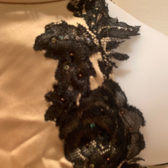 New gold lace beaded top - Picture 5 of 8